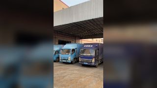 Πακέτα με διαφανή κίτρινη ταινία σφραγίδας με ασφάλεια